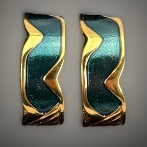 Beautiful goldtone, green enamel wide, holiday  hoop, pierced earrings